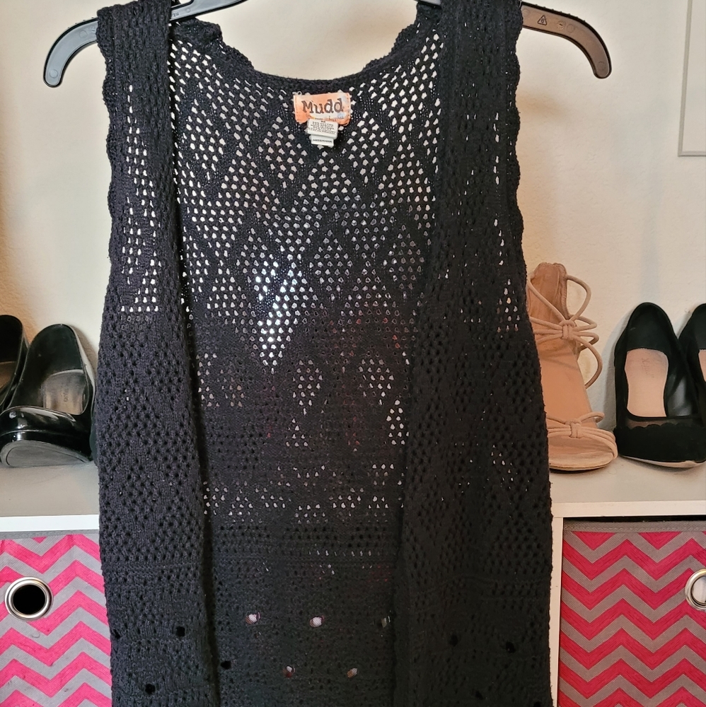 Black Knitted Sleeveless Cardigan by Mudd
